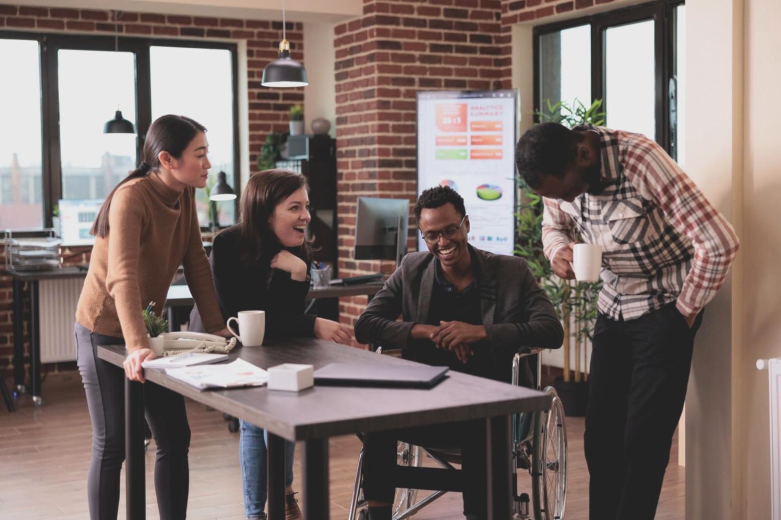 Workshop-Teilnehmer diskutieren Finanzstrategien